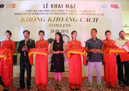 Triển lãm ảnh “Không có khoảng cách” hưởng  ứng Ngày Quốc tế Người cao tuổi (1-10) – Tháng hành động vì người cao tuổi Việt Nam