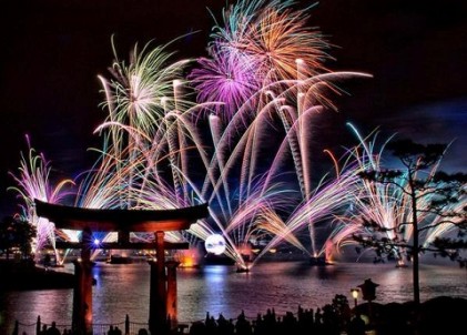 Người dân châu Á và châu Âu hân hoan đón mừng Năm mới 2015 