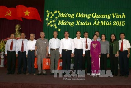 Đồng chí Lê Hồng Anh chúc Tết tướng lĩnh, cán bộ hưu trí quận Bình Thủy, TP Cần Thơ 