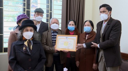 Khắp nơi mừng thọ, tặng quà Tết người cao tuổi