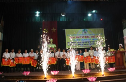 Ngày hội Văn hóa – Thể thao Hội NCT huyện Phú Xuyên, thành phố Hà Nội năm 2014 công phu, ấn tượng.