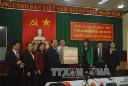 Phó Thủ tướng Nguyễn Xuân Phúc thăm và chúc Tết tại Quảng Ngãi và Quảng Nam