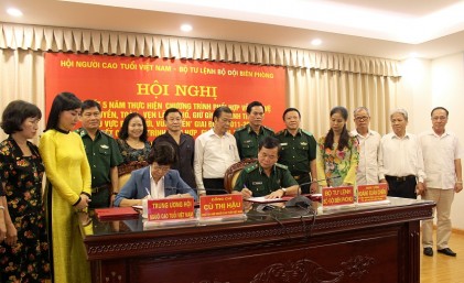 Trung ương Hội NCT Việt Nam và Bộ Tư lệnh Bộ đội Biên phòng: Tổng kết 5 năm thực hiện chương trình phối hợp “Bảo vệ chủ quyền, toàn vẹn lãnh thổ, giữ gìn an ninh, trật tự khu vực biên giới, vùng biển” giai đoạn 2011 – 2015