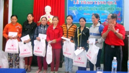 Xuân về với biển đảo thân yêu 