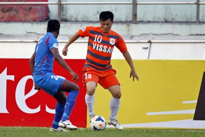Văn Quyến lập cú đúp, V.Ninh Binh hiên ngang vào tứ kết AFC Cup