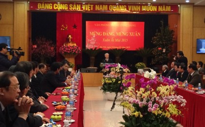 Tổng Bí thư Nguyễn Phú Trọng chúc Tết cán bộ, công chức Văn phòng Trung ương Đảng 