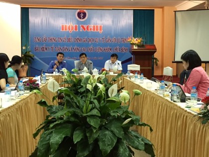 Điều chỉnh giá dịch vụ y tế gắn với lộ trình BHYT toàn dân và nâng cao chất lượng khám, chữa bệnh 