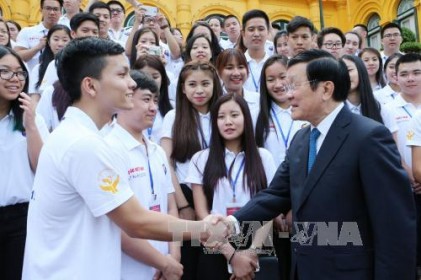 Chủ tịch nước Trương Tấn Sang gặp mặt đoàn đại biểu thanh niên kiều bào 