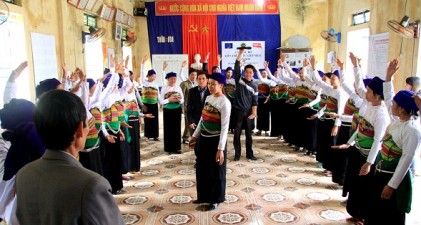 Đại biểu dự Hội nghị NCT cơ sở tiêu biểu khu vực Tây Bắc, năm 2017: Ông già Mường họ Trương
