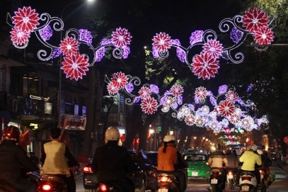 Đêm Hà Nội lung linh chờ đón khoảnh khắc giao mùa 