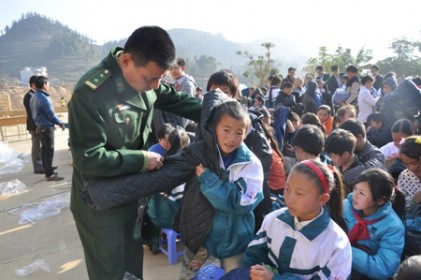 Ấm áp tình người Mường Khương 