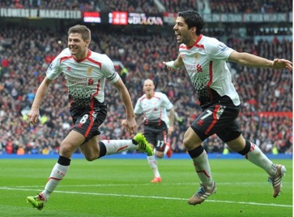 Liverpool và Arsenal đều thắng ở vòng 30 giải ngoại hạng Anh