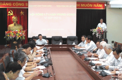 Kỳ họp thứ 13 Hội đồng Lý luận Trung ương: Tiếp tục hoàn thiện Dự thảo Báo cáo tổng kết một số vấn đề lý luận – thực tiễn qua 30 năm đổi mới 
