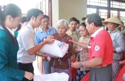 Để người nghèo đón Tết cổ truyền trong đầm ấm 