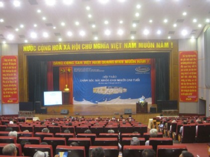 Kỉ niệm Ngày Truyền thống NCT Việt Nam, Ngày NCT Việt Nam (6-6): Hội NCT huyện Quế Võ tăng cường công tác tư vấn chăm sóc sức khoẻ NCT.