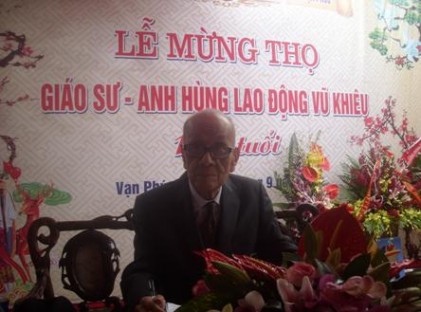 Mừng thọ Anh hùng lao động Giáo sư Vũ Khiêu