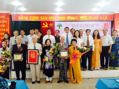 Sống lại phút giây ban đầu
