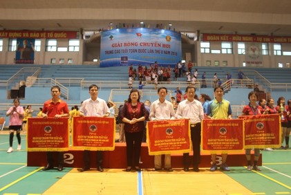 Bế mạc Giải bóng chuyền hơi trung cao tuổi toàn quốc lần thứ V năm 2018