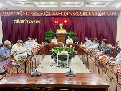 Lãnh đạo Hội NCT Việt Nam làm việc với Thành ủy Cần Thơ:<P> Tranh thủ nguồn lực xã hội nâng cao chất lượng công tác NCT