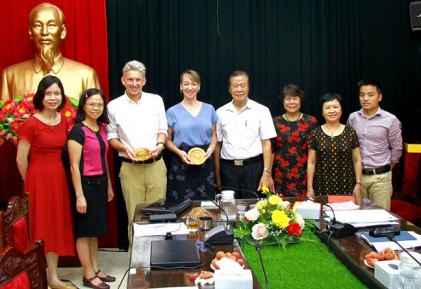 Phó Chủ tịch Thường trực Đàm Hữu Đắc tiếp Đoàn Chuyên gia Mỹ: CLB Liên thế hệ tự giúp nhau là mô hình tốt nhất hiện nay