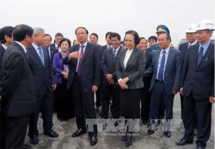Đồng chí Tô Huy Rứa thăm và chúc Tết đơn vị thi công Dự án Cảng hàng không quốc tế Cát Bi 