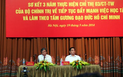 Đưa việc học tập và làm theo gương Bác trở thành công việc thường xuyên, liên tục