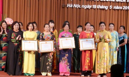 Tuyên dương phụ nữ Thủ đô điển hình tiên tiến trong phong trào thi đua yêu nước 
