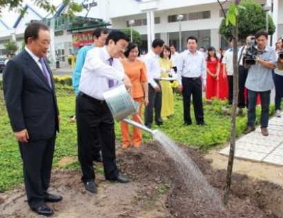 Lãnh đạo Ðảng, Nhà nước thăm, chúc Tết đồng bào, chiến sĩ