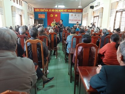 Quỹ Chăm sóc NCT: Tổ chức khám sàng lọc các bệnh về mắt và mổ thay đục thủy tinh thể cho NCT tại thị xã Buôn Hồ