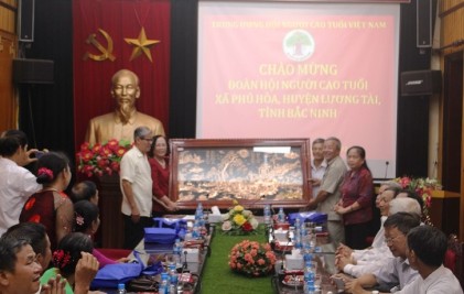 Chủ tịch Hội NCT Việt Nam Phạm Thị Hải Chuyền: Tiếp và làm việc với Đoàn đại biểu Hội NCT xã Phú Hòa, huyện Lương Tài, tỉnh Bắc Ninh