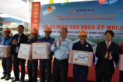 Phó Thủ tướng Nguyễn Xuân Phúc phát lệnh nâng cấp mở rộng Quốc lộ 1A 