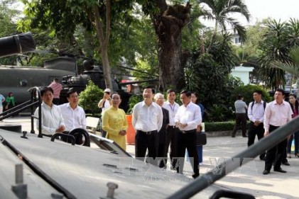 Chủ tịch nước dự họp mặt đầu Xuân Ất Mùi 2015 với các cựu tù cách mạng 