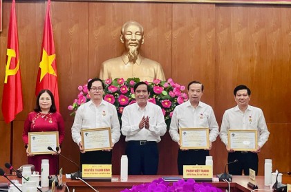Lãnh đạo Hội NCT Việt Nam làm việc với Tỉnh ủy, UBND tỉnh Bà Rịa – Vũng Tàu:<P> Tỉnh luôn coi công tác NCT là trách nhiệm, bổn phận của các cấp ủy, chính quyền