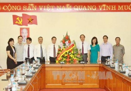 Đồng chí Tô Huy Rứa thăm, chúc mừng một số cơ quan báo chí 
