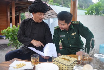 Ông Sinh biên giới