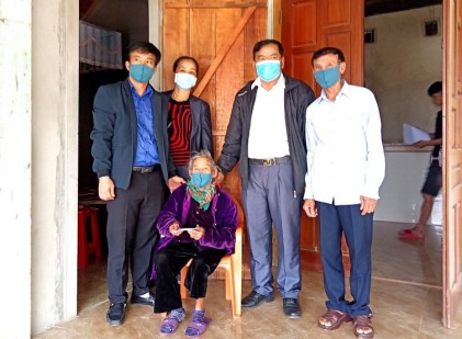 Tỉnh Hà Tĩnh: Chăm lo Tết và mừng thọ người cao tuổi