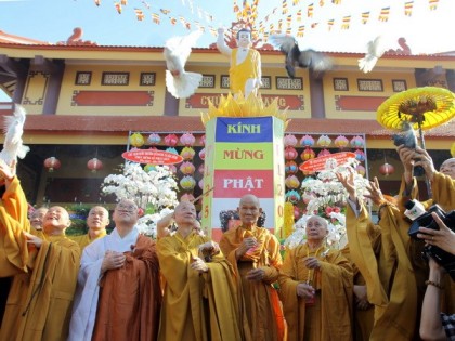 Chủ tịch Ủy ban Trung ương MTTQ Việt Nam gửi thư chúc mừng nhân Đại lễ Phật đản 2015 