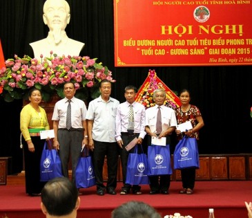 Hội NCT tỉnh Hòa Bình: Biểu dương NCT tiêu biểu trong phong trào thi đua Tuổi cao - Gương sáng giai đoạn 2015 - 2020 và phát động thi đua giai đoạn 2020 - 2025