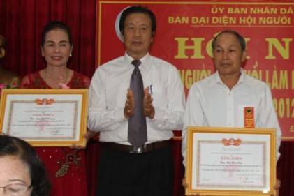 Phó Chủ tịch Thường trực Đàm Hữu Đắc dự Hội nghị biểu dương NCT làm kinh tế giỏi tỉnh Đắk Lắk giai đoạn 2012 -2017