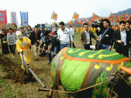 Hà Nam: Tưng bừng Lễ hội Tịch điền 2015 
