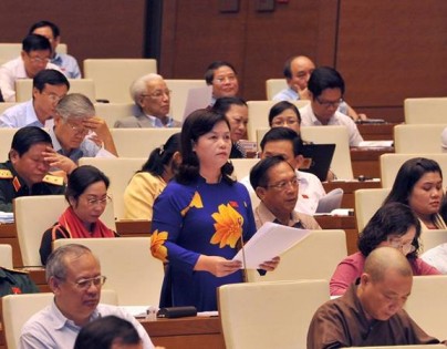 Ngày làm việc thứ sáu, kỳ họp thứ 10, Quốc hội khóa XIII <P> Bảo vệ quyền và lợi ích hợp pháp của người dân