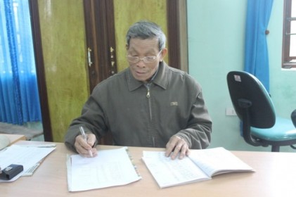 Ông Lưu Ngọc Luyện tuổi cao nêu gương sáng. 