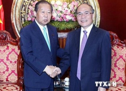 Chủ tịch Quốc hội Nguyễn Sinh Hùng tiếp Đoàn Nghị sỹ Nhật Bản 