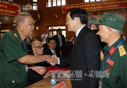 Mỗi cán bộ, đảng viên cần phải noi gương đồng bào, đồng chí, chiến sĩ đã anh dũng hy sinh vì độc lập, tự do của Tổ quốc 