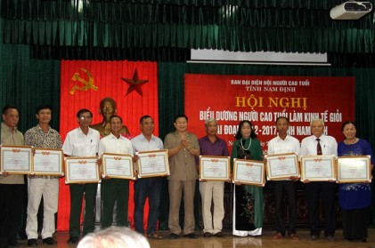 Tỉnh Nam Định biểu dương NCT làm kinh tế giỏi giai đoạn 2012 - 2017