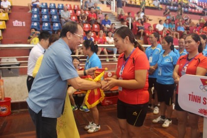 Phó Chủ tịch Nguyễn Hòa Bình dự khai mạc Giải Bóng chuyền hơi trung cao tuổi toàn quốc lần thứ VII năm 2020; thăm, tặng quà NCT có hoàn cảnh đặc biệt khó khăn tỉnh Bắc Kạn