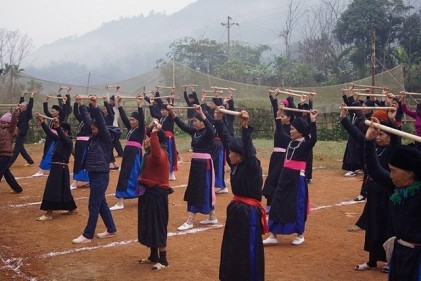 Nhân rộng mô hình câu lạc bộ liên thế hệ tự giúp nhau