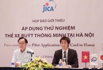 Áp dụng thử nghiệm thẻ xe buýt thông minh tại Hà Nội 