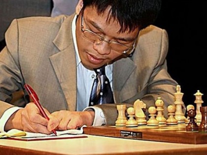 Đồng đội cờ vua nam nhận Huy chương đồng cờ chớp 