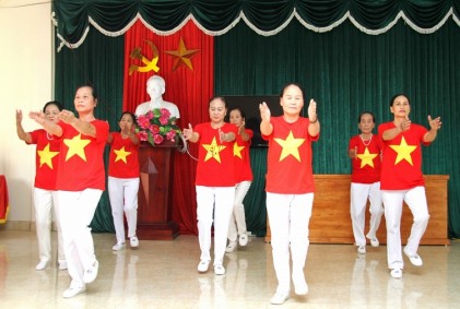 Vui khỏe để làm điểm tựa tinh thần cho con cháu